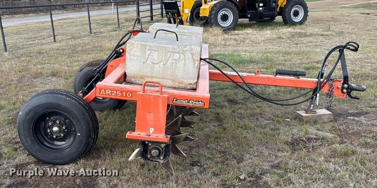 image for item EA7798 2019 Land Pride AR2510 aerator