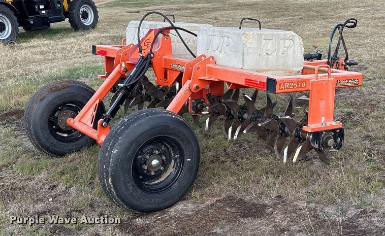 image for item EA7798 2019 Land Pride AR2510 aerator