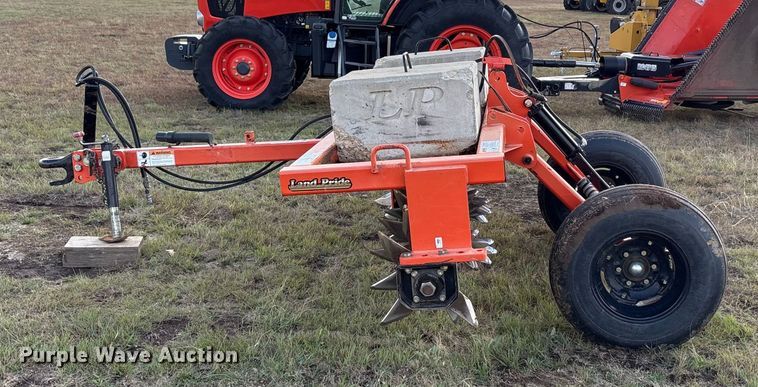 image for item EA7798 2019 Land Pride AR2510 aerator