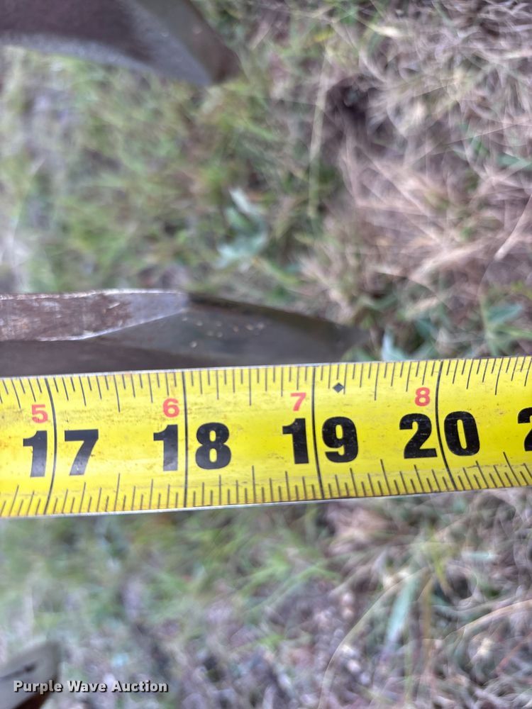 image for item EA7798 2019 Land Pride AR2510 aerator