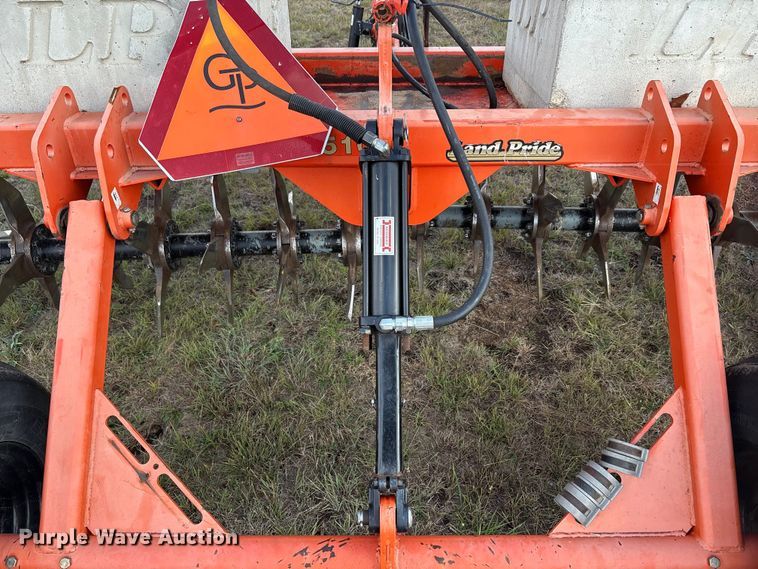 image for item EA7798 2019 Land Pride AR2510 aerator