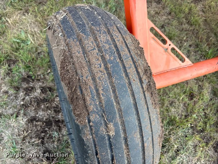 image for item EA7798 2019 Land Pride AR2510 aerator