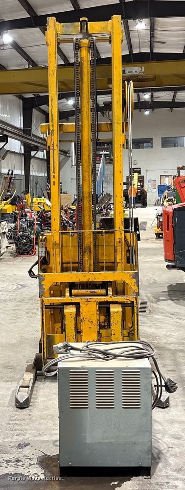 image for item EA7841 Raymond 20-R30TN order picker