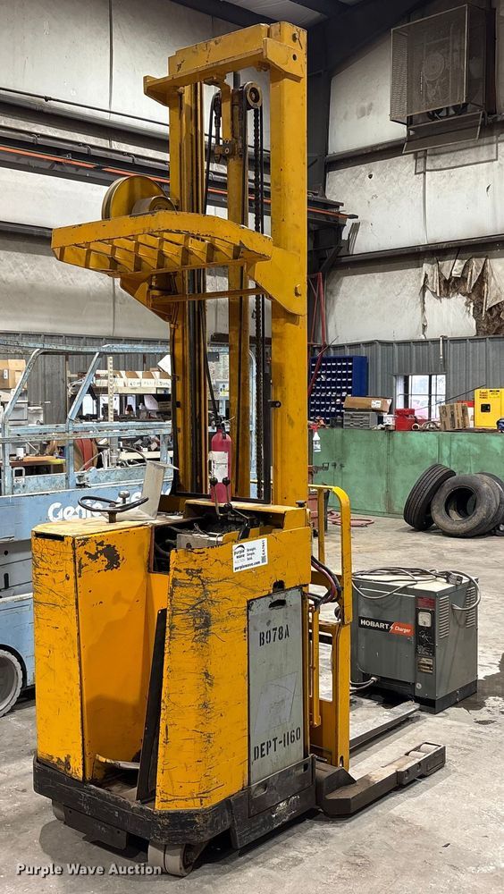 image for item EA7841 Raymond 20-R30TN order picker