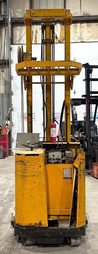 image for item EA7841 Raymond 20-R30TN order picker