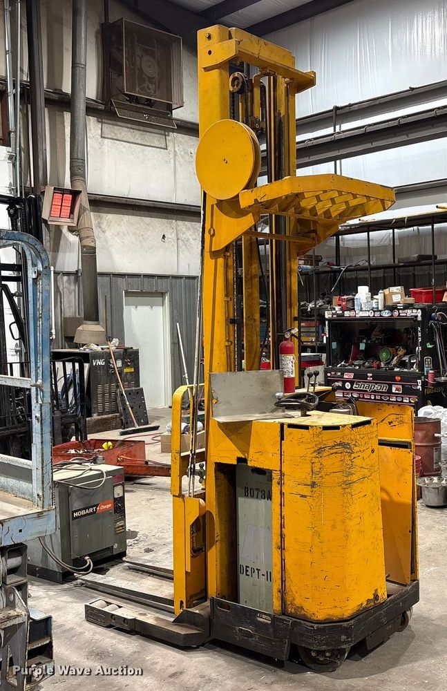 image for item EA7841 Raymond 20-R30TN order picker