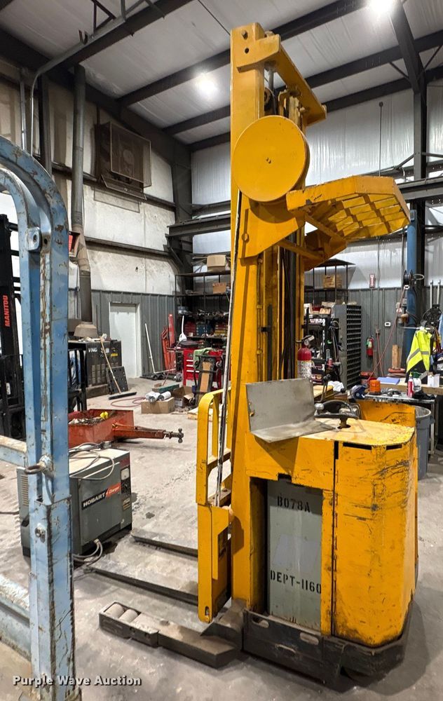 image for item EA7841 Raymond 20-R30TN order picker