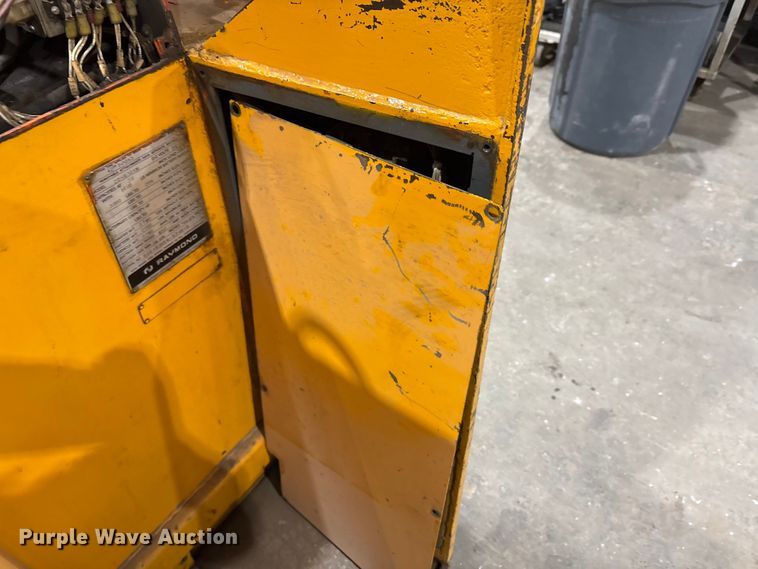 image for item EA7841 Raymond 20-R30TN order picker