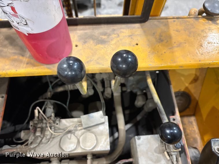 image for item EA7841 Raymond 20-R30TN order picker