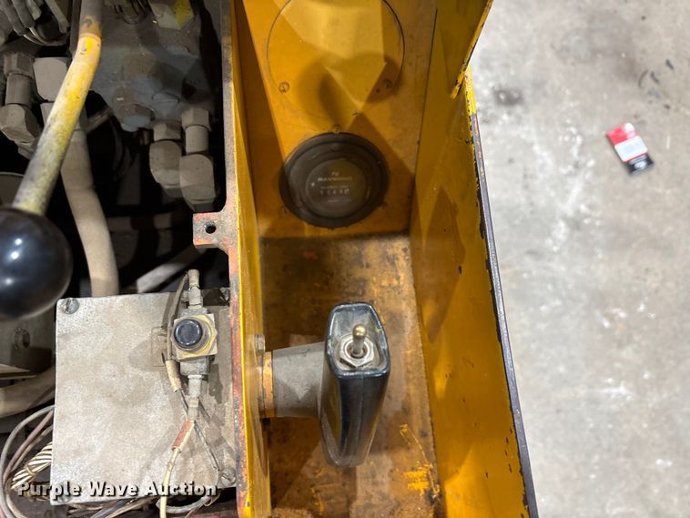 image for item EA7841 Raymond 20-R30TN order picker