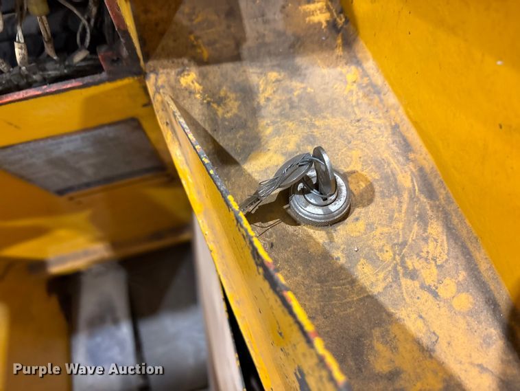 image for item EA7841 Raymond 20-R30TN order picker