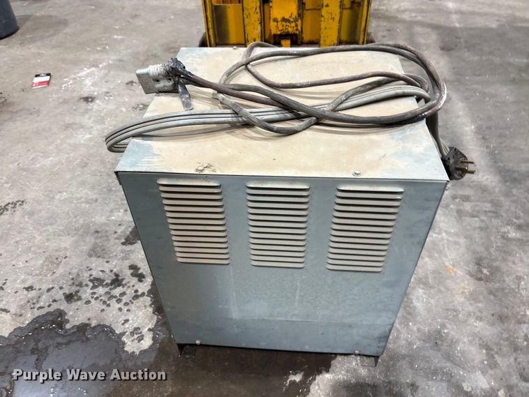 image for item EA7841 Raymond 20-R30TN order picker