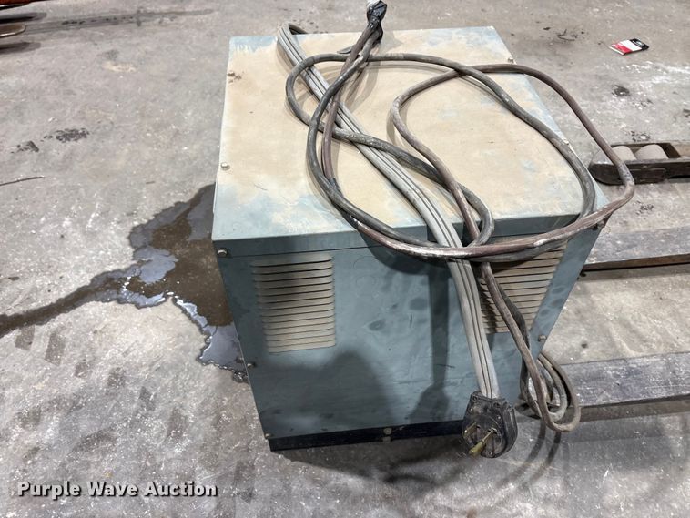 image for item EA7841 Raymond 20-R30TN order picker