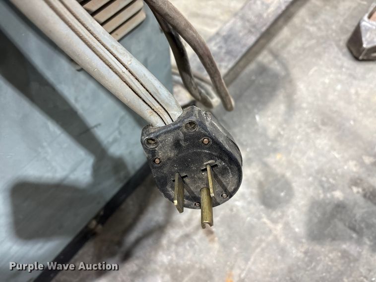 image for item EA7841 Raymond 20-R30TN order picker