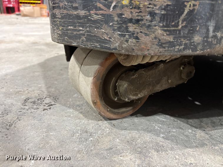 image for item EA7841 Raymond 20-R30TN order picker