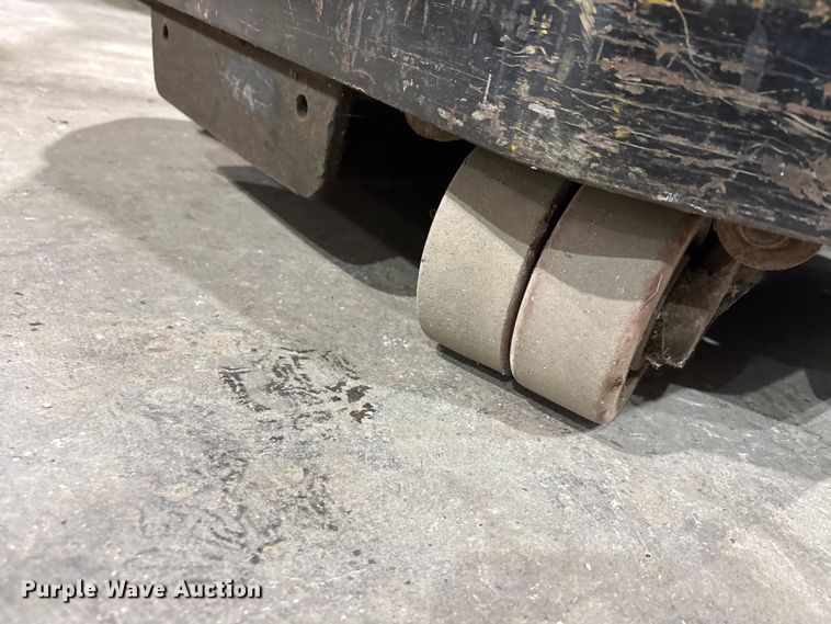 image for item EA7841 Raymond 20-R30TN order picker