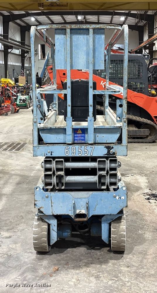 image for item EA7842 Genie GS-2032 scissor lift