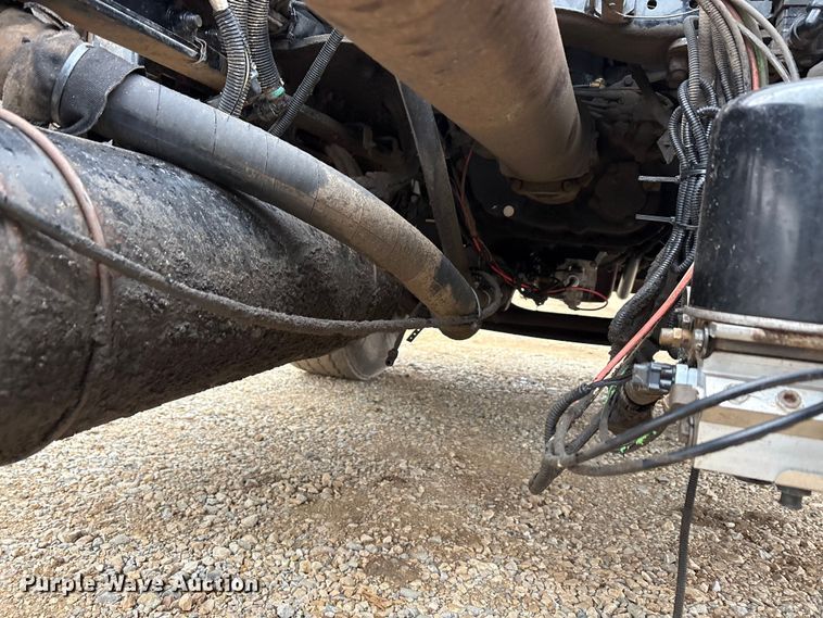 image for item EA7843 2016 Kenworth T880 truck cab and chassis