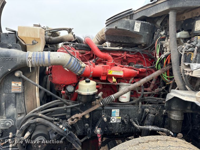 image for item EA7843 2016 Kenworth T880 truck cab and chassis