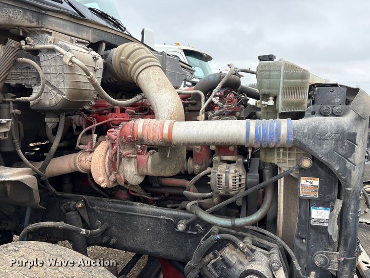 image for item EA7843 2016 Kenworth T880 truck cab and chassis