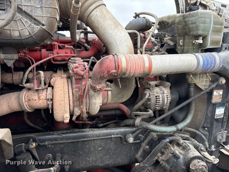 image for item EA7843 2016 Kenworth T880 truck cab and chassis