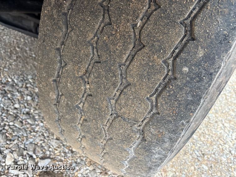 image for item EA7843 2016 Kenworth T880 truck cab and chassis