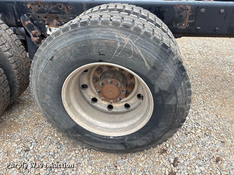 image for item EA7843 2016 Kenworth T880 truck cab and chassis