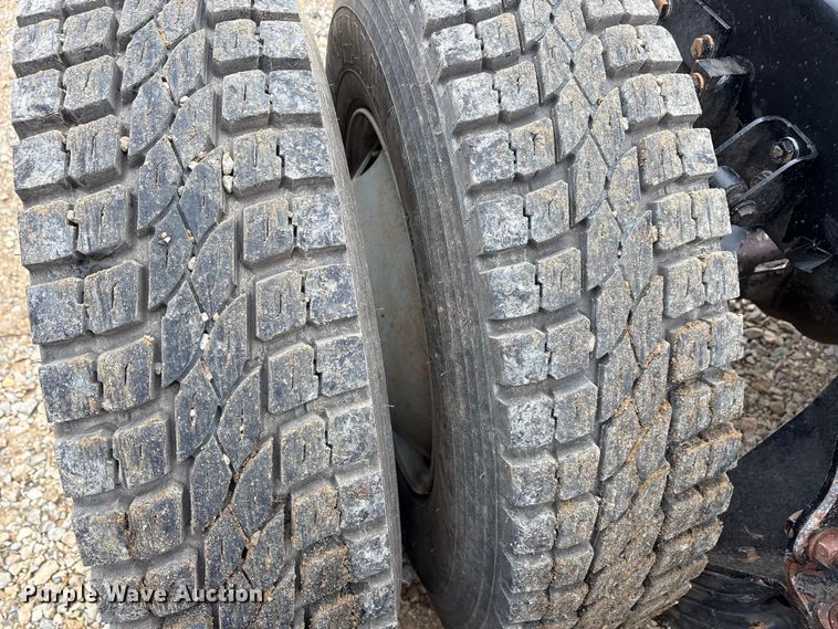 image for item EA7843 2016 Kenworth T880 truck cab and chassis