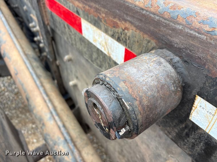 image for item EA7844 2017 Kenworth T880 roll-off container truck