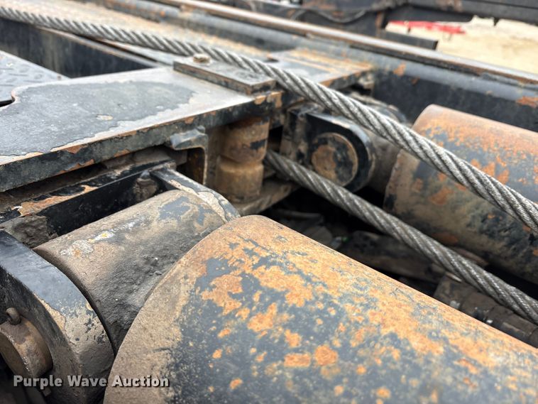 image for item EA7844 2017 Kenworth T880 roll-off container truck