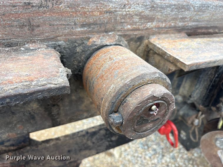 image for item EA7844 2017 Kenworth T880 roll-off container truck