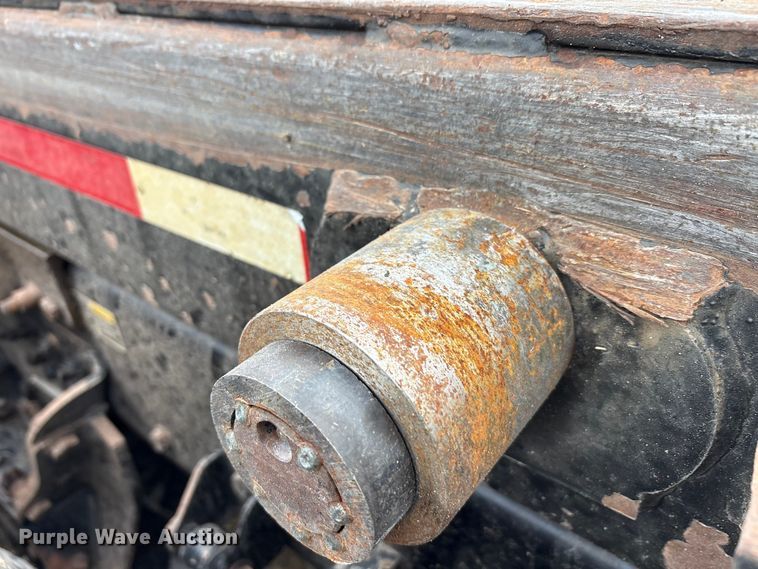 image for item EA7844 2017 Kenworth T880 roll-off container truck