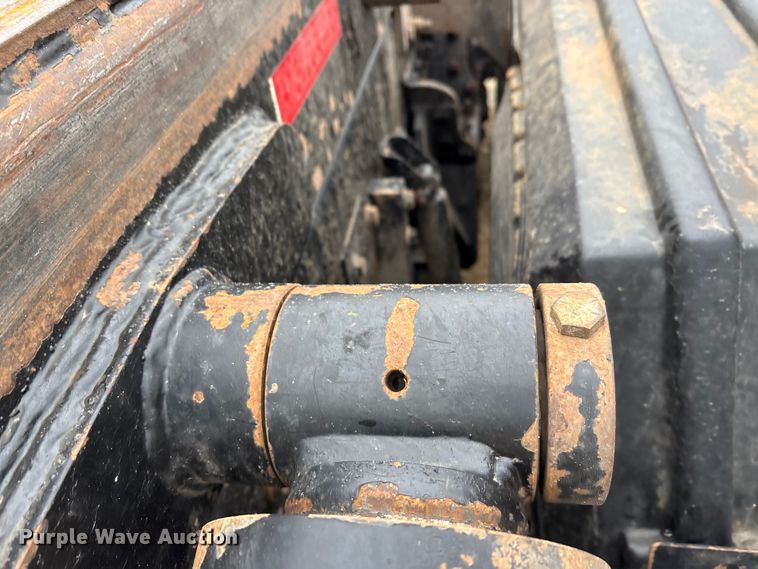 image for item EA7844 2017 Kenworth T880 roll-off container truck