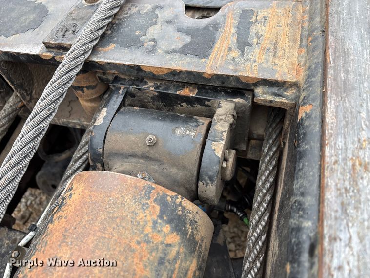 image for item EA7844 2017 Kenworth T880 roll-off container truck