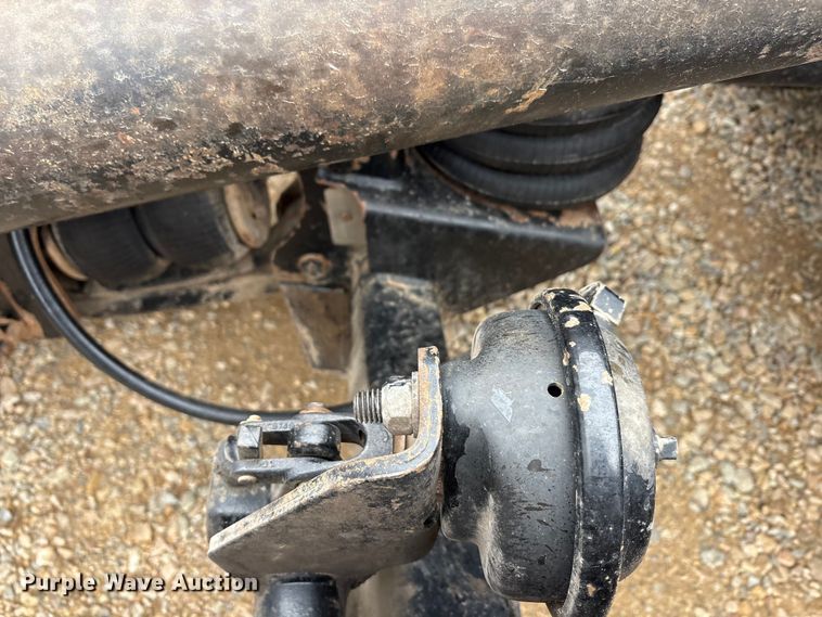 image for item EA7844 2017 Kenworth T880 roll-off container truck