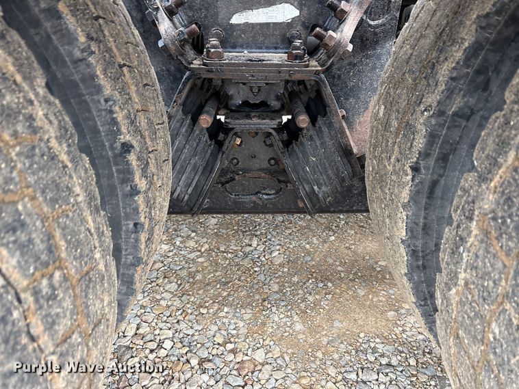 image for item EA7844 2017 Kenworth T880 roll-off container truck