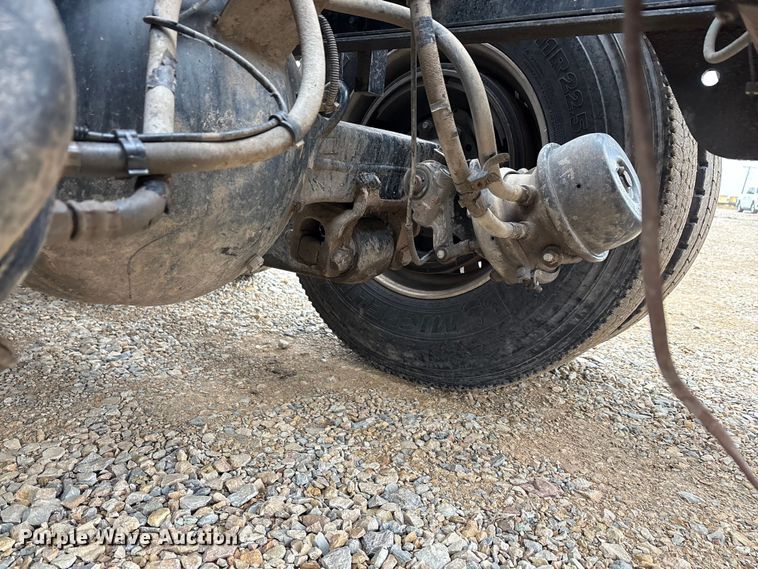 image for item EA7844 2017 Kenworth T880 roll-off container truck