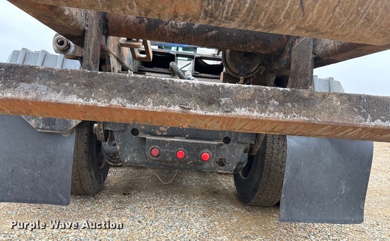 image for item EA7844 2017 Kenworth T880 roll-off container truck