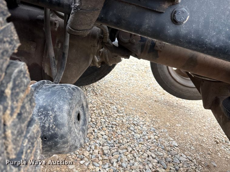 image for item EA7844 2017 Kenworth T880 roll-off container truck