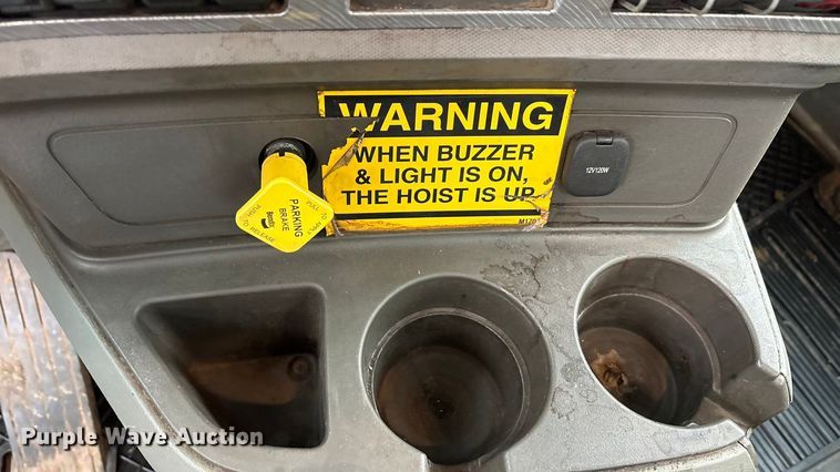 image for item EA7844 2017 Kenworth T880 roll-off container truck