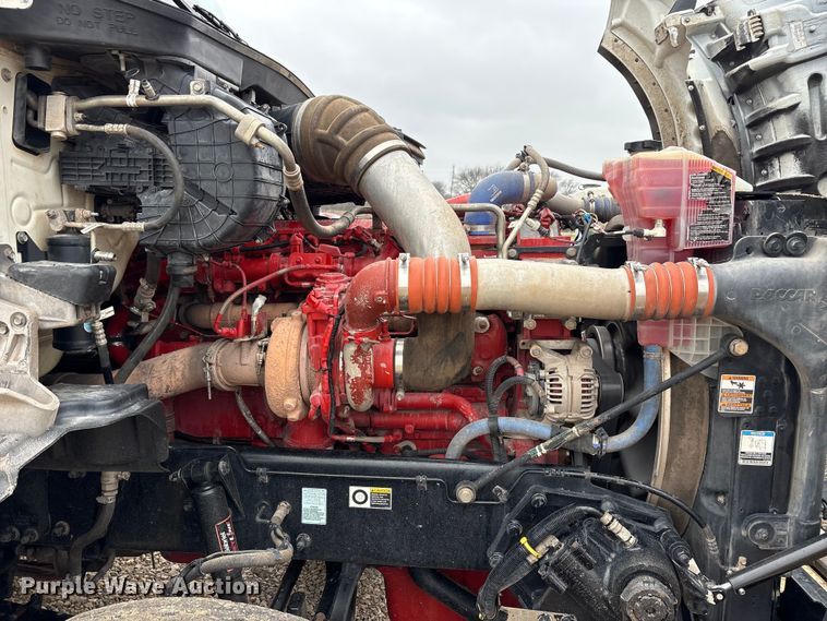 image for item EA7844 2017 Kenworth T880 roll-off container truck