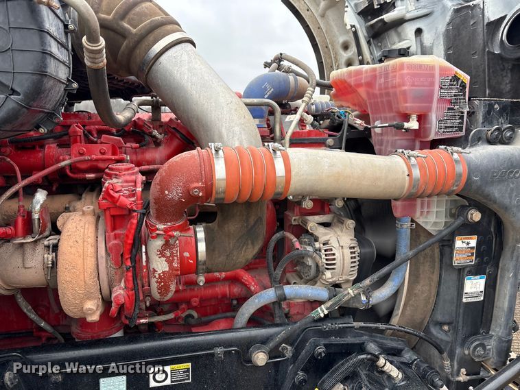 image for item EA7844 2017 Kenworth T880 roll-off container truck