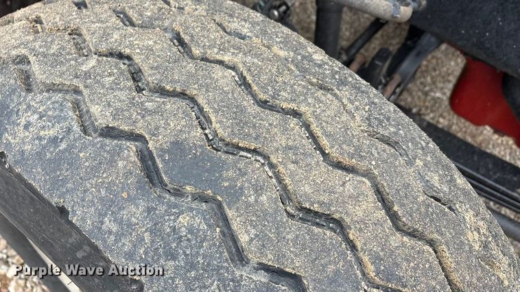 image for item EA7844 2017 Kenworth T880 roll-off container truck