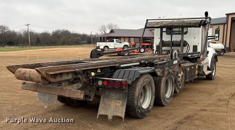 image for item EA7845 2018 Kenworth T880 roll-off container truck