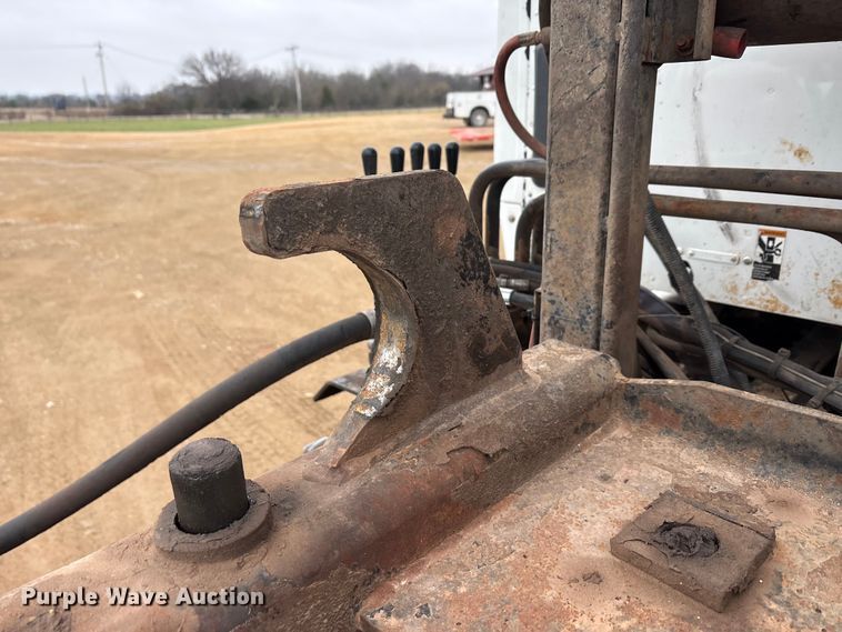 image for item EA7845 2018 Kenworth T880 roll-off container truck