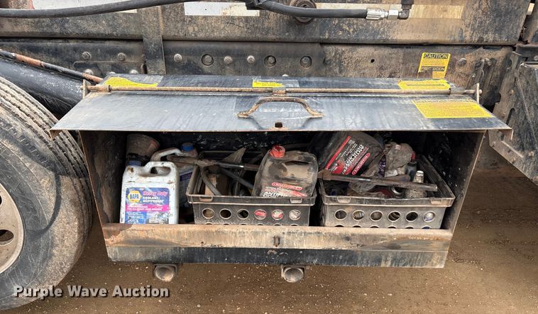 image for item EA7845 2018 Kenworth T880 roll-off container truck