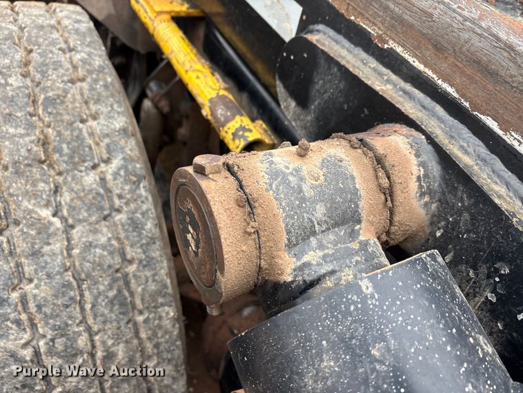 image for item EA7845 2018 Kenworth T880 roll-off container truck