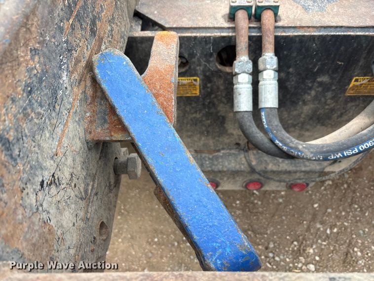 image for item EA7845 2018 Kenworth T880 roll-off container truck