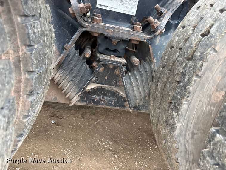 image for item EA7845 2018 Kenworth T880 roll-off container truck