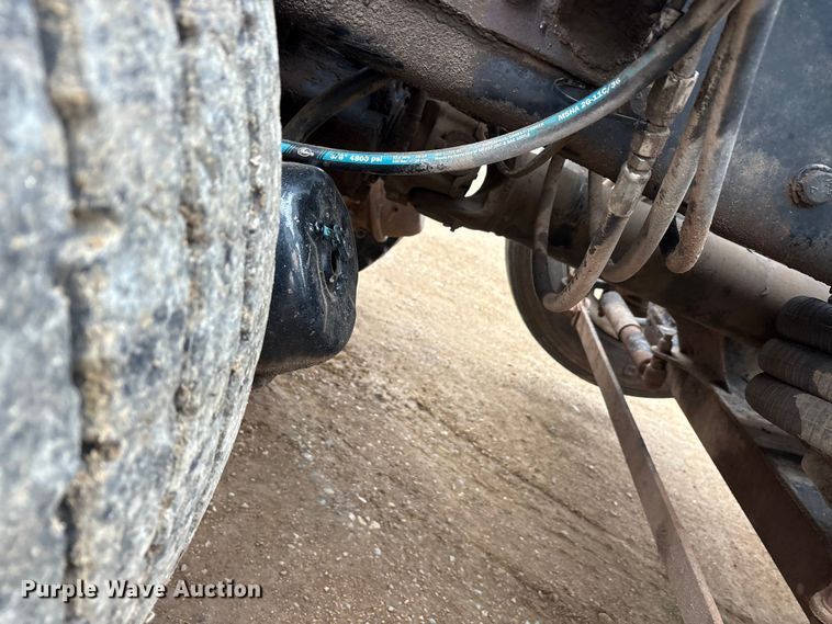 image for item EA7845 2018 Kenworth T880 roll-off container truck